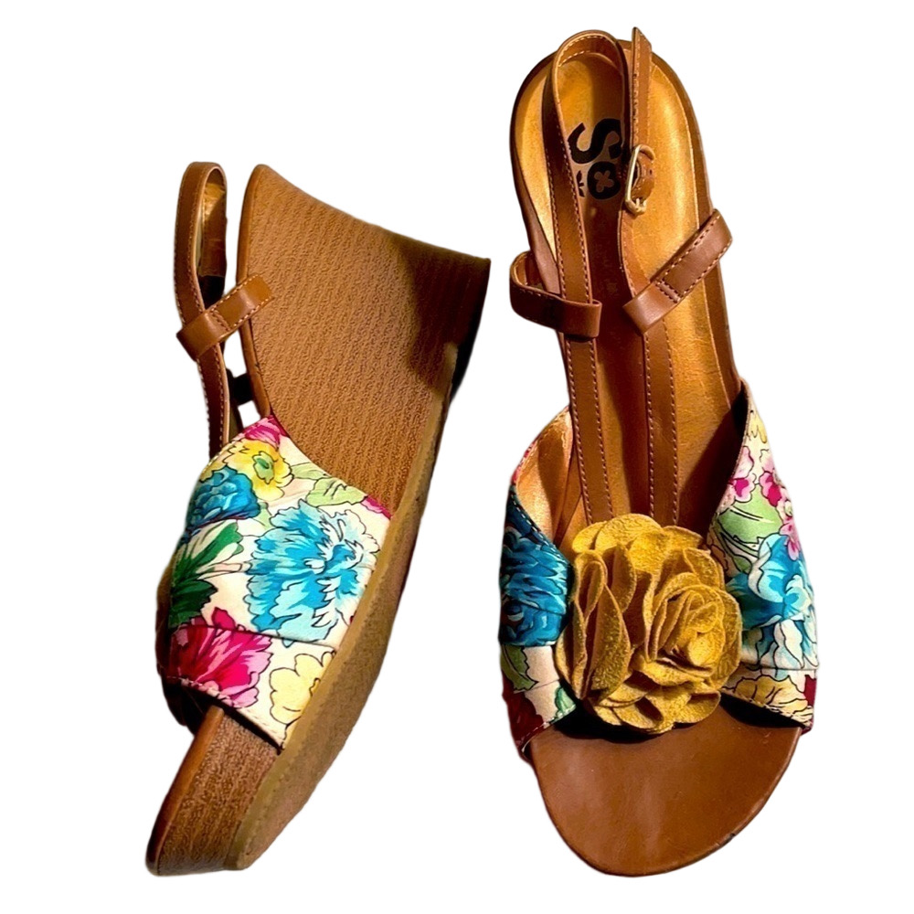 Y2K So Serina multi color floral, yellow rosette wedge sandals boho festival 9.5